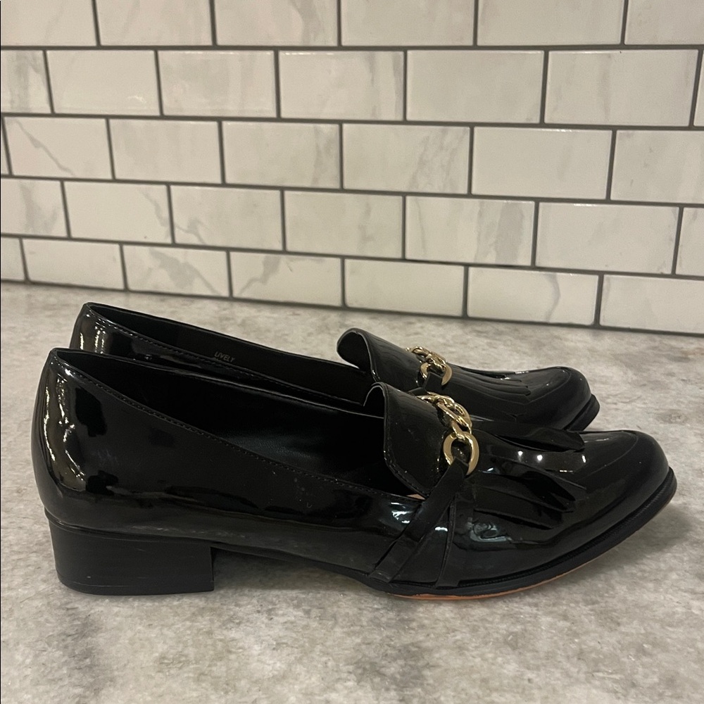 Tahari Shoes‎ Womens 9 Black Patent Loafers with Gold Detail Lively Classic
